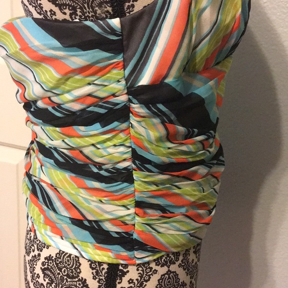 EUC JS Collections Halter style top - Picture 3 of 7